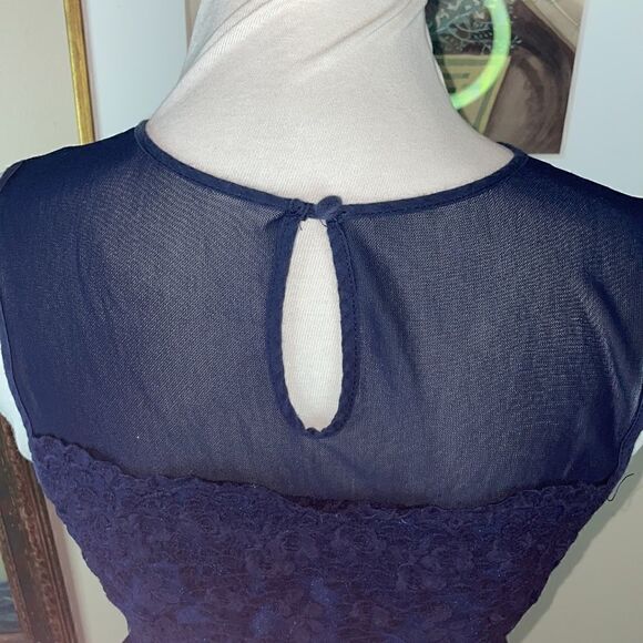 Annabella Deep Blue Floral Lace/Mesh Dress w/Sweetheart Neck (Size: Medium) - Picture 14 of 16